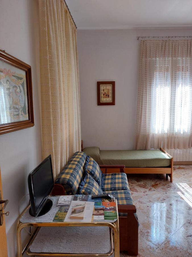 Casa Vacanze Lina Apartment San Mauro Castelverde Exterior photo